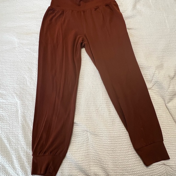 Athlete Salutation Jogger Size L - Picture 3 of 4